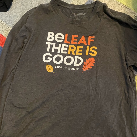 I’m selling a Life is Good shirt It’s a Fall shirt - Picture 1 of 1